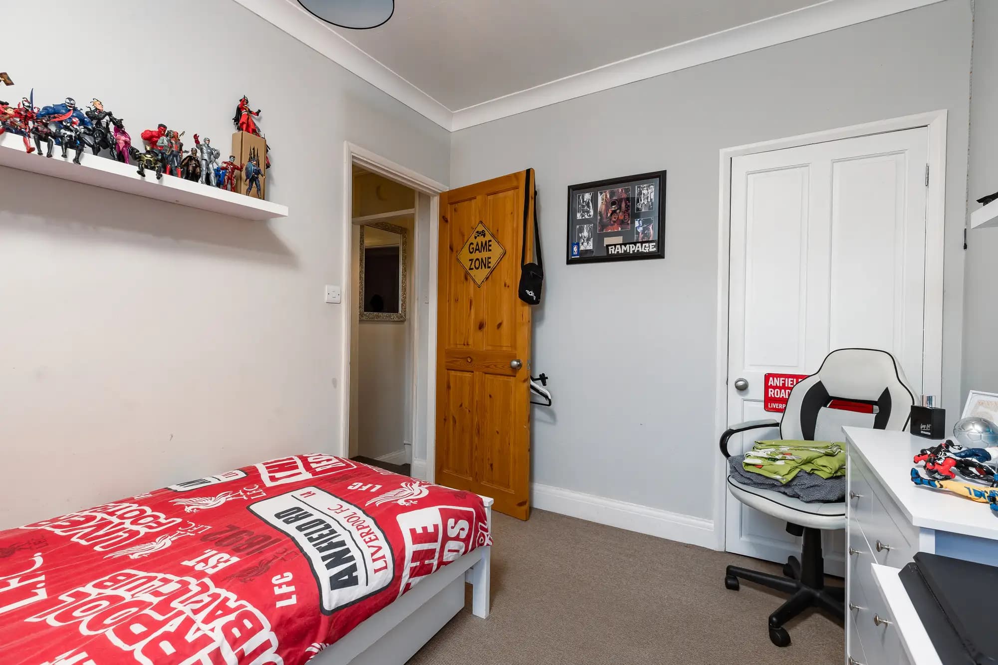 property photo 15 of 29