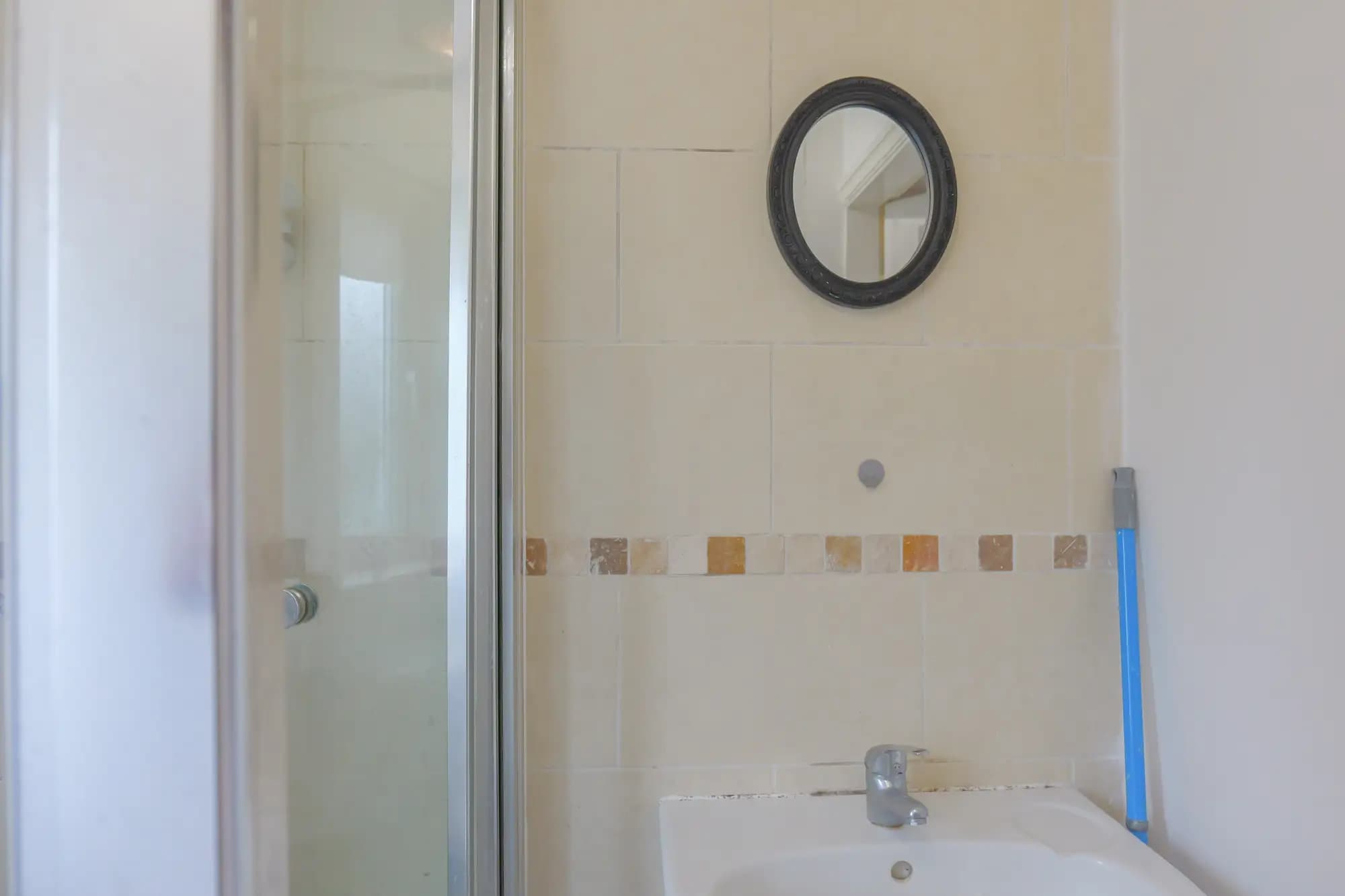 property photo 9 of 24