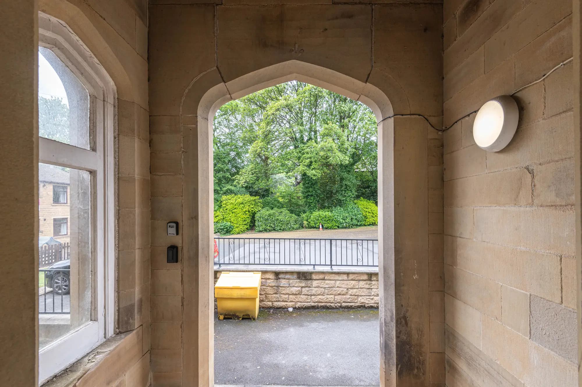 property photo 9 of 10