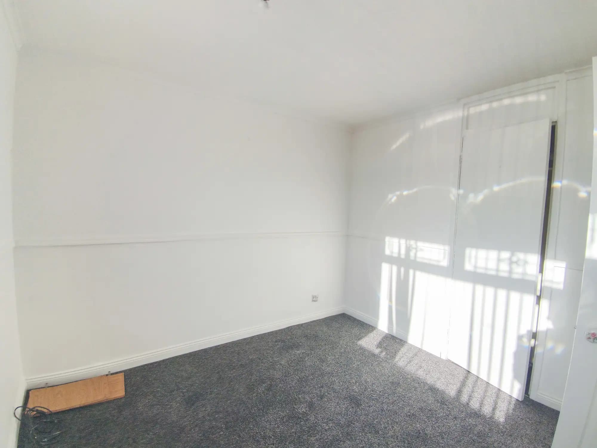 property photo 11 of 15