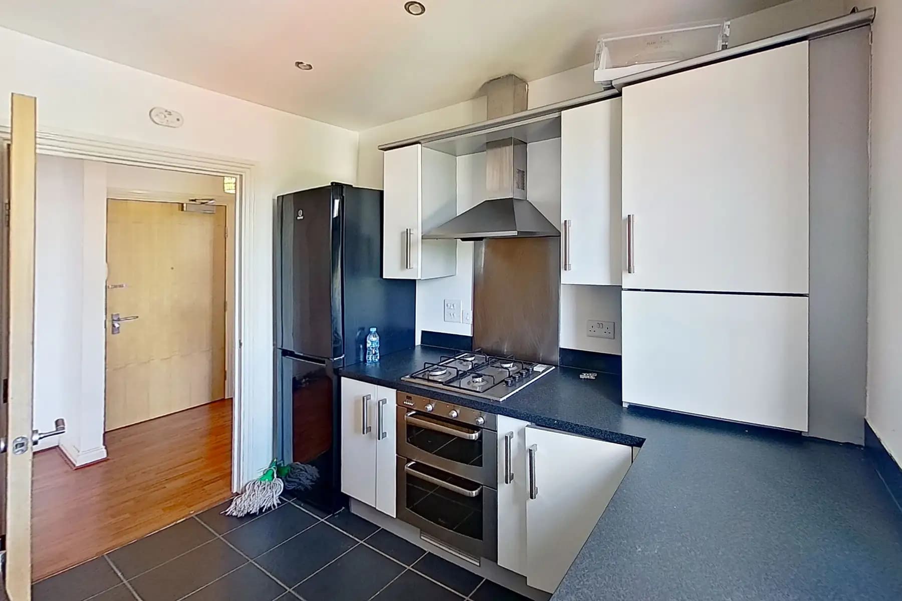 property photo 7 of 15