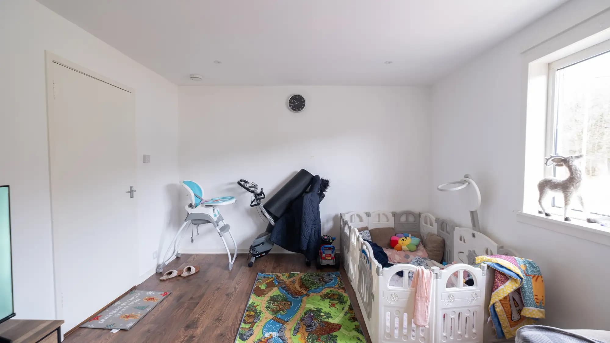 property photo 4 of 15