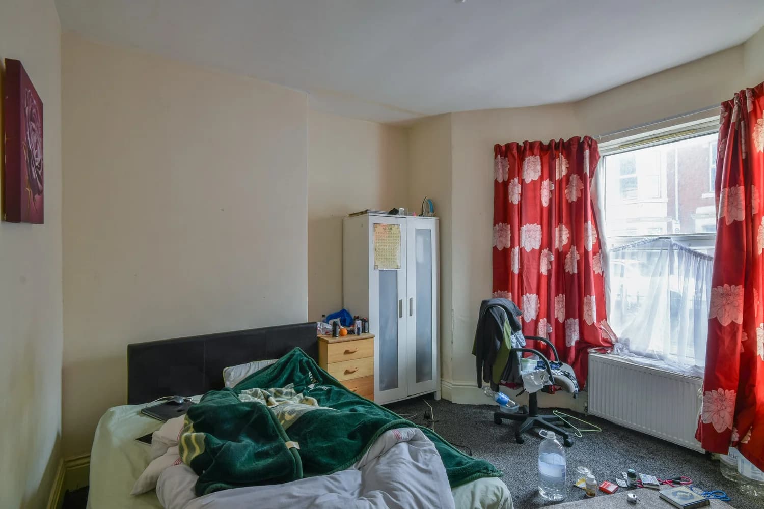 property photo 6 of 10