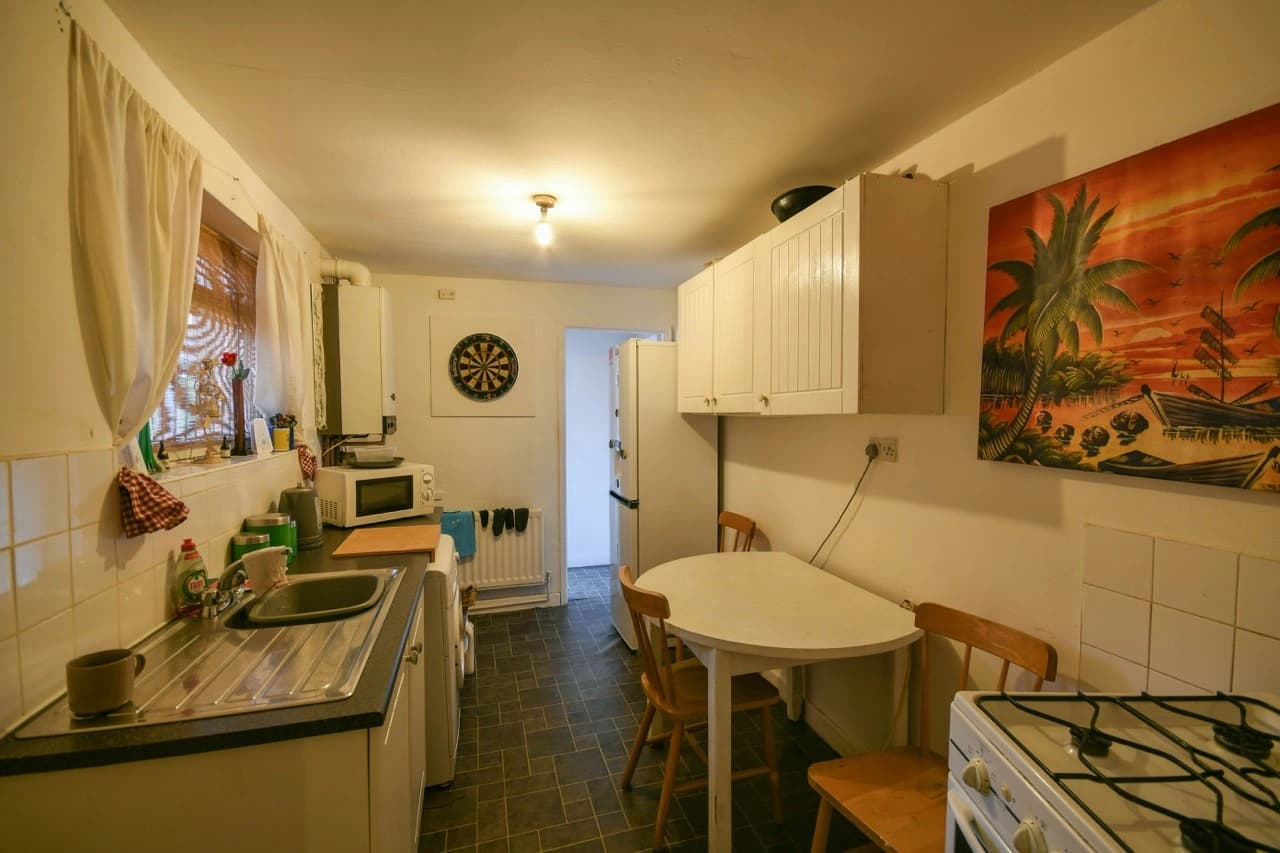 property photo 9 of 30