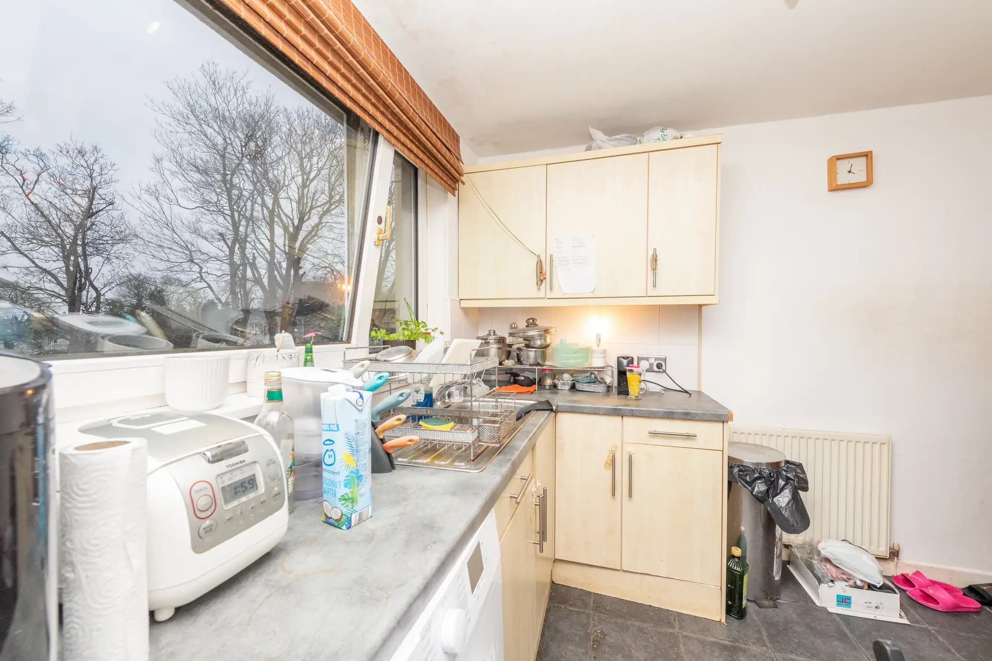 property photo 8 of 27