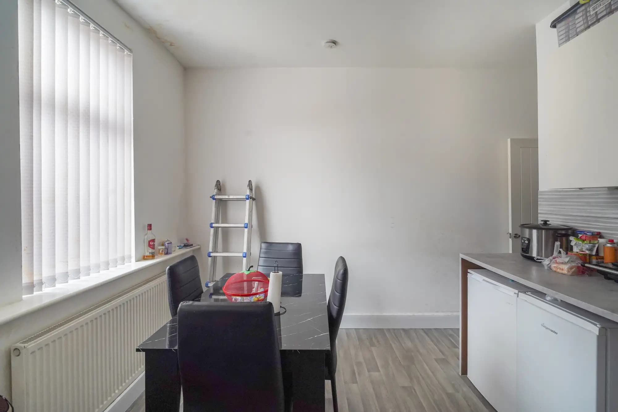 property photo 5 of 19