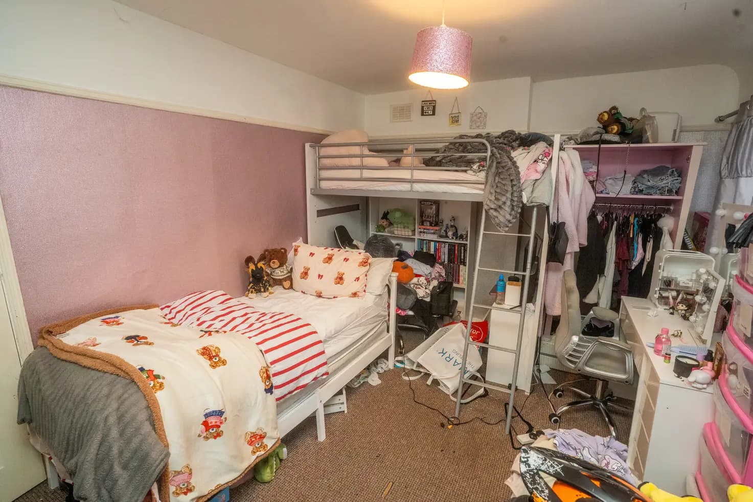 property photo 8 of 25