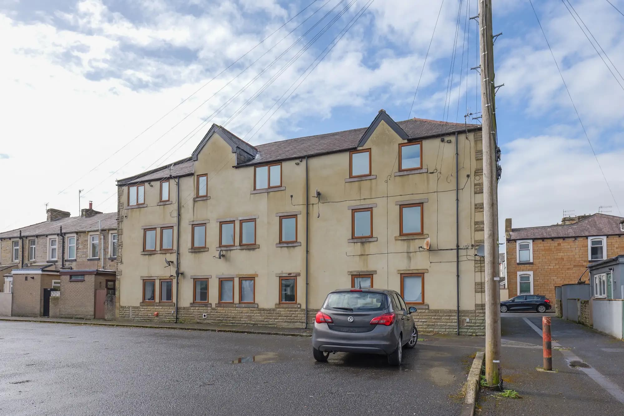 property photo 14 of 16