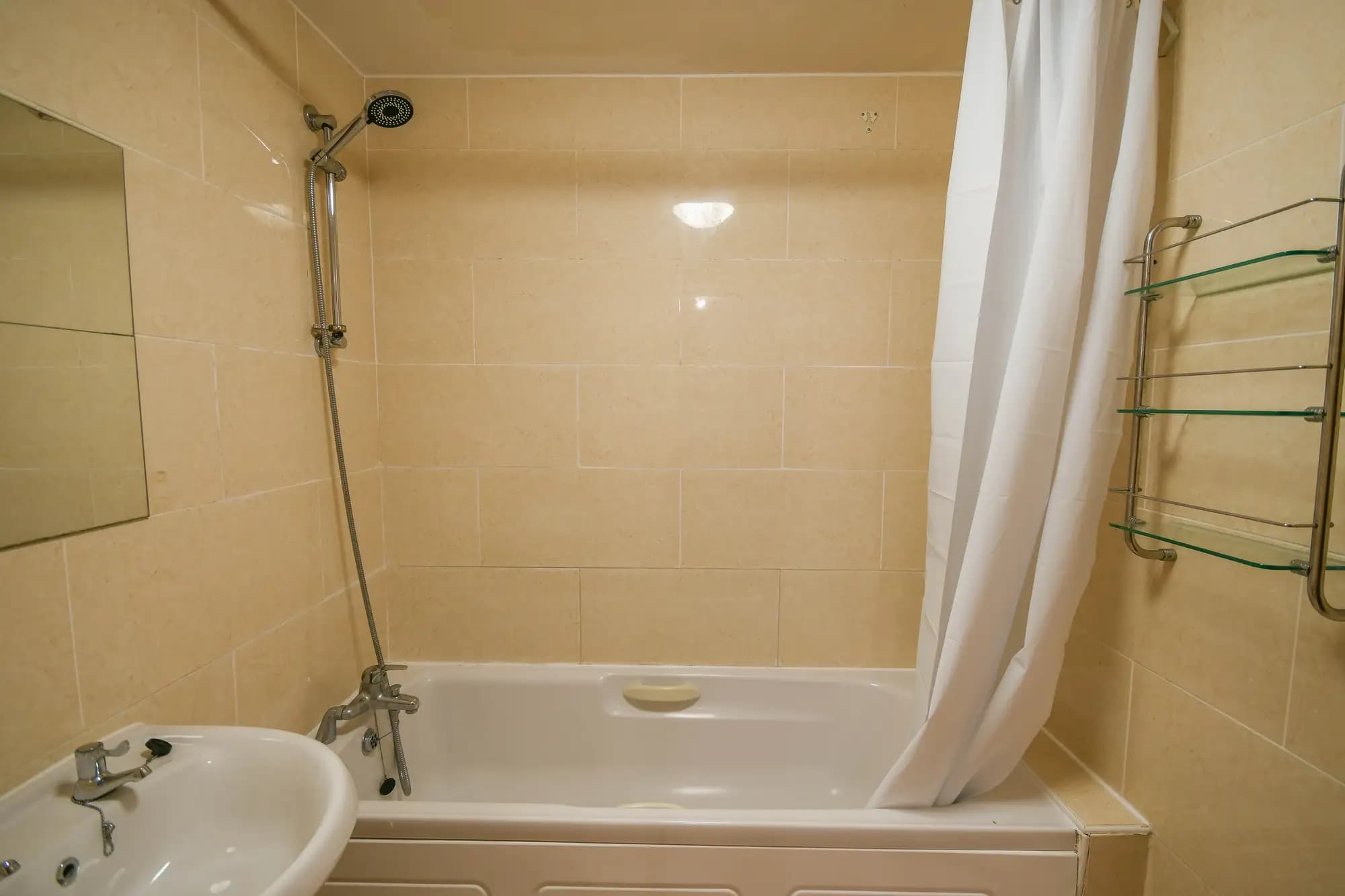property photo 11 of 22