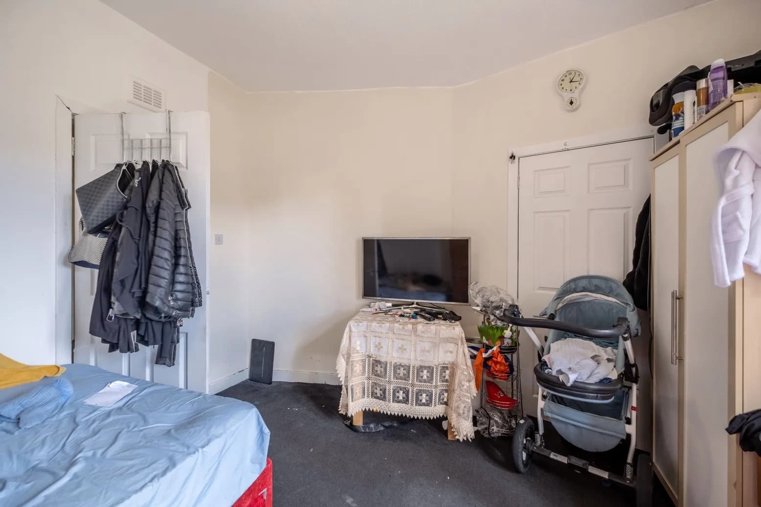 property photo 11 of 28