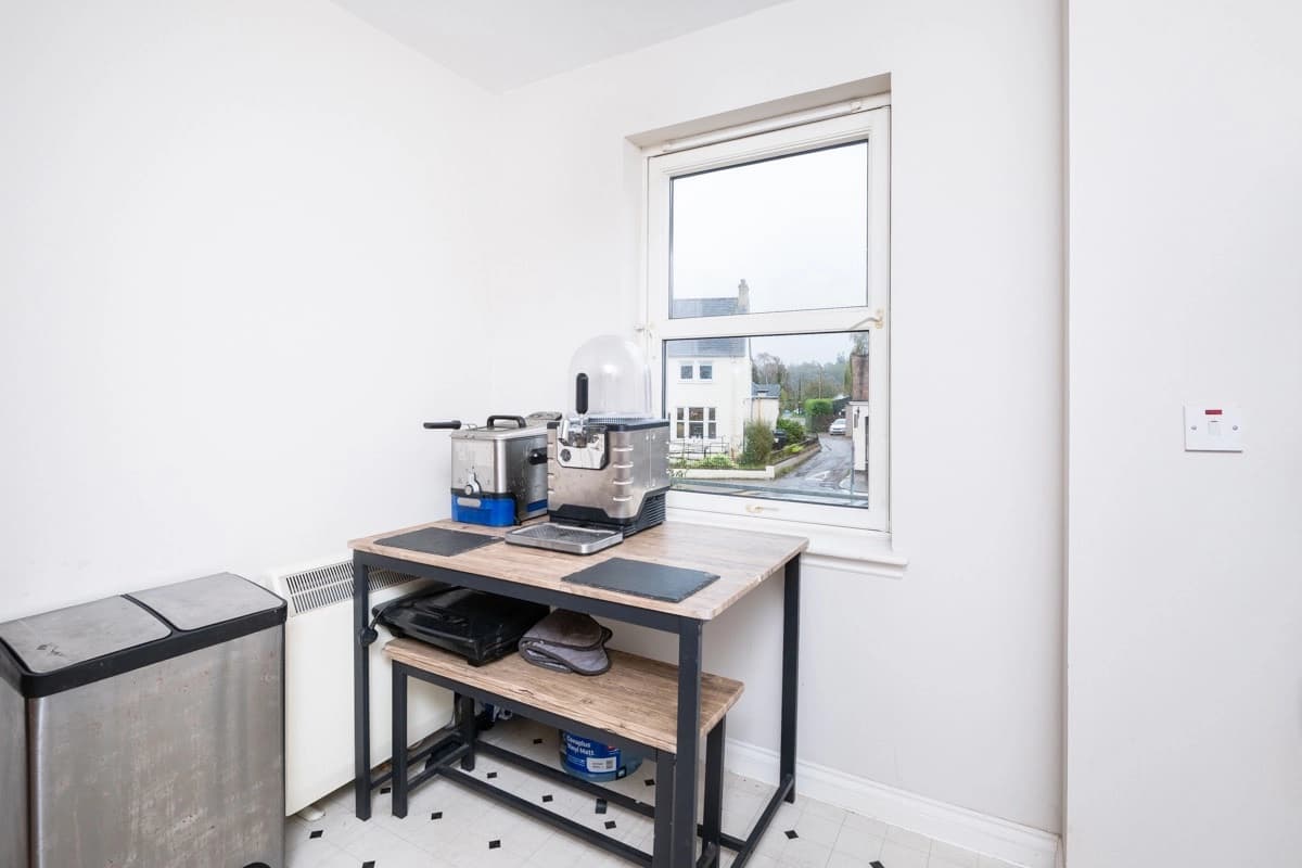 property photo 8 of 18