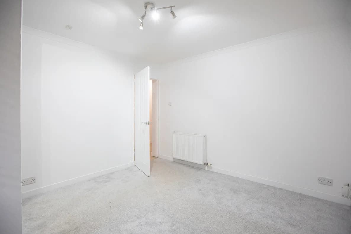 property photo 18 of 29