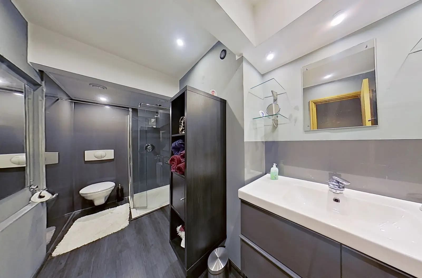 property photo 13 of 21