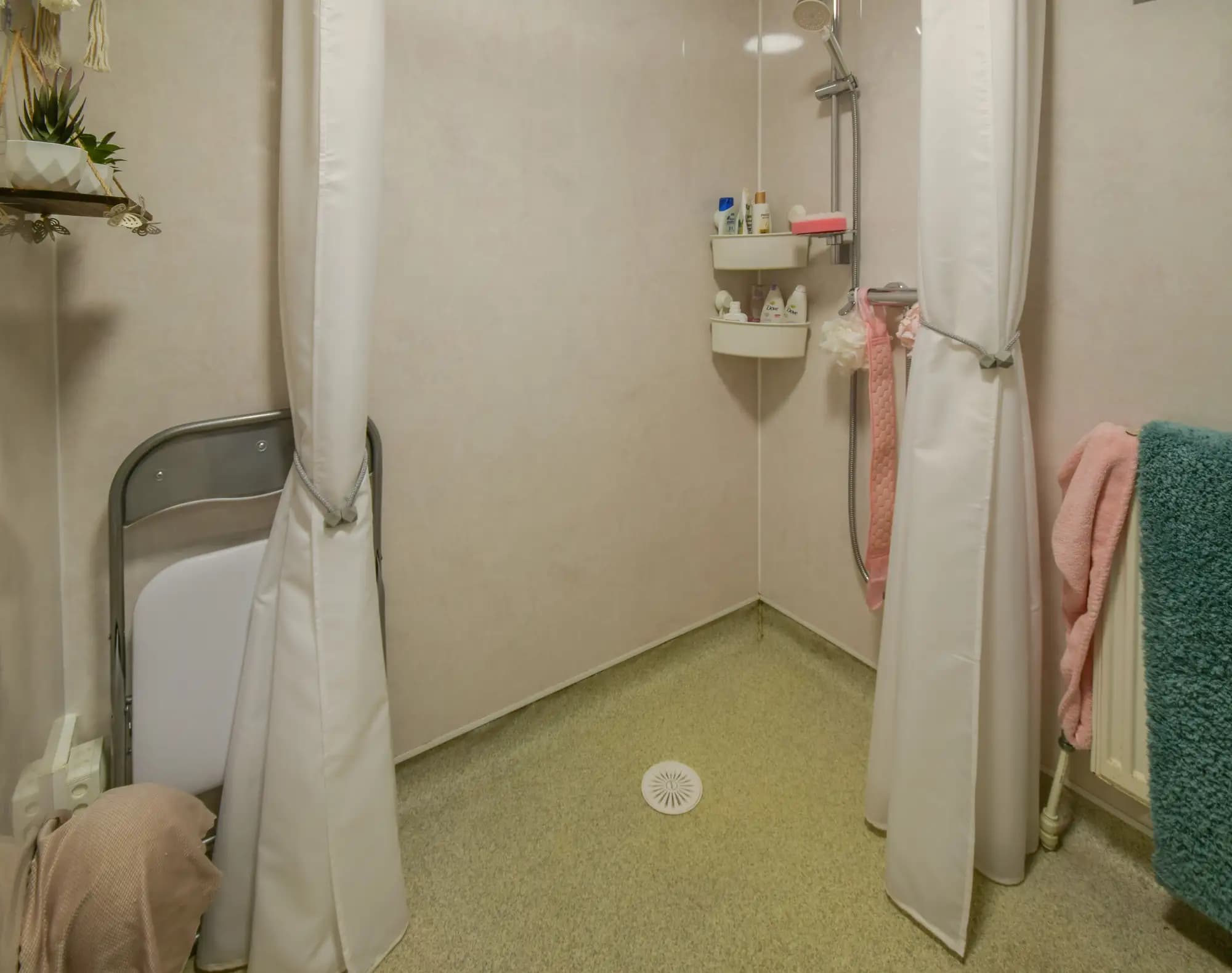 property photo 6 of 16