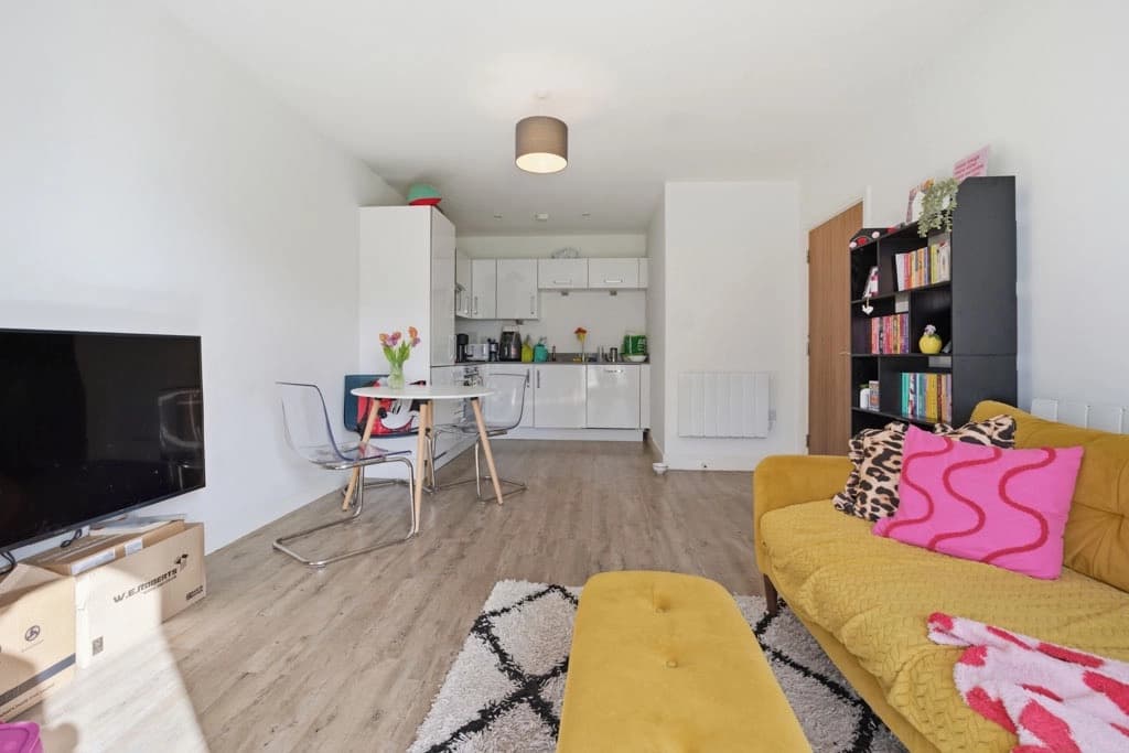 property photo 4 of 13