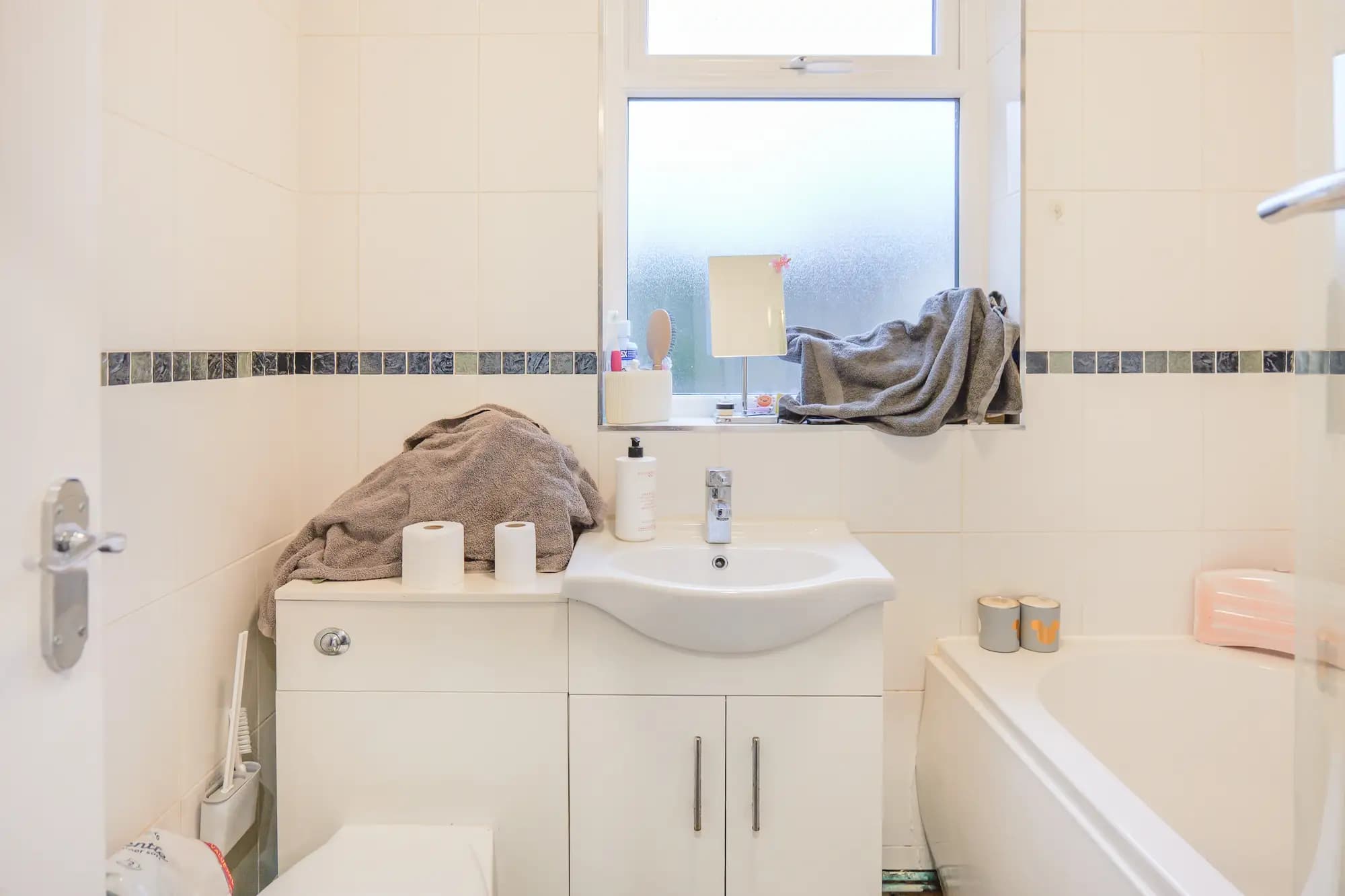 property photo 8 of 22