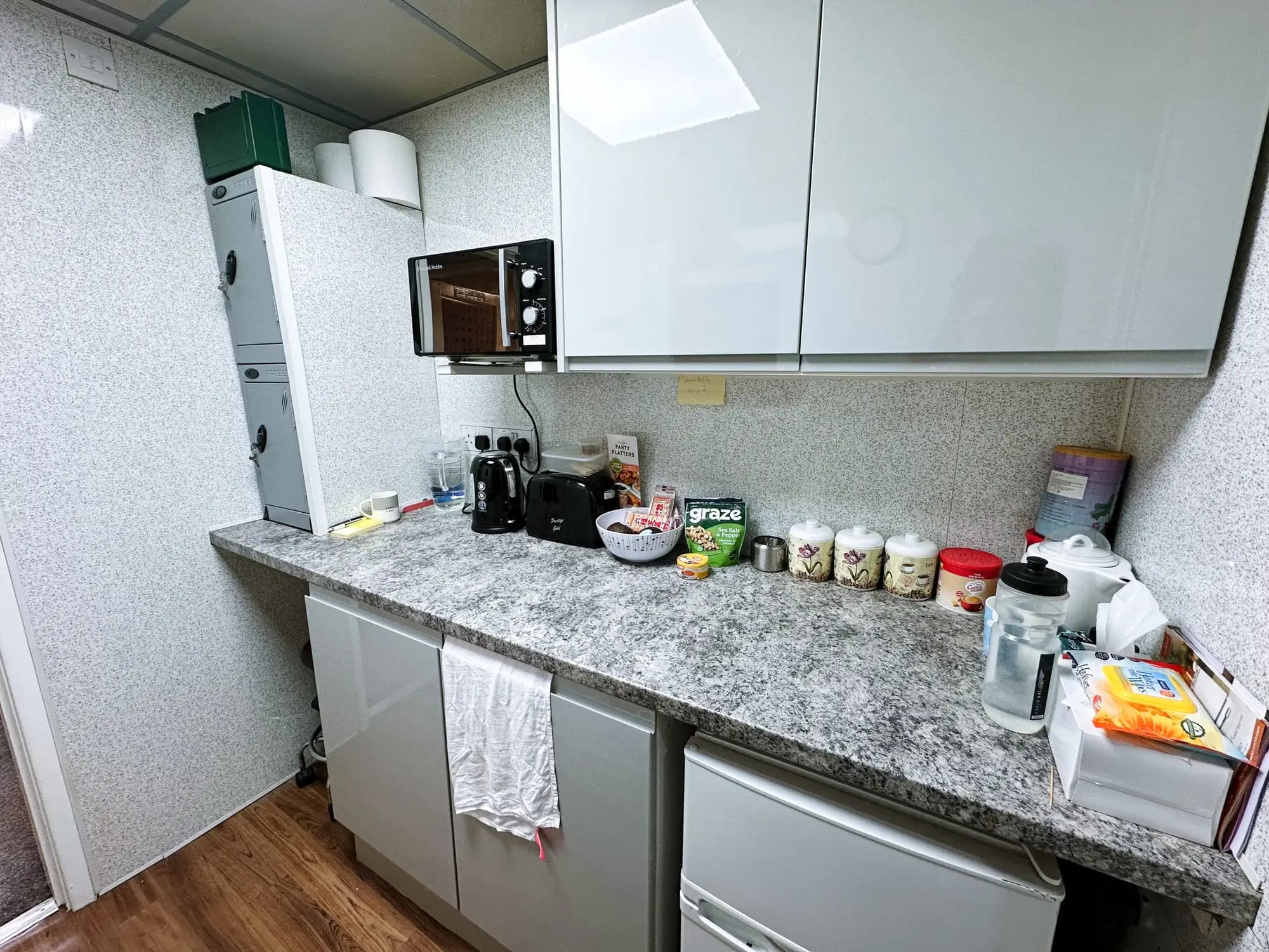 property photo 6 of 19