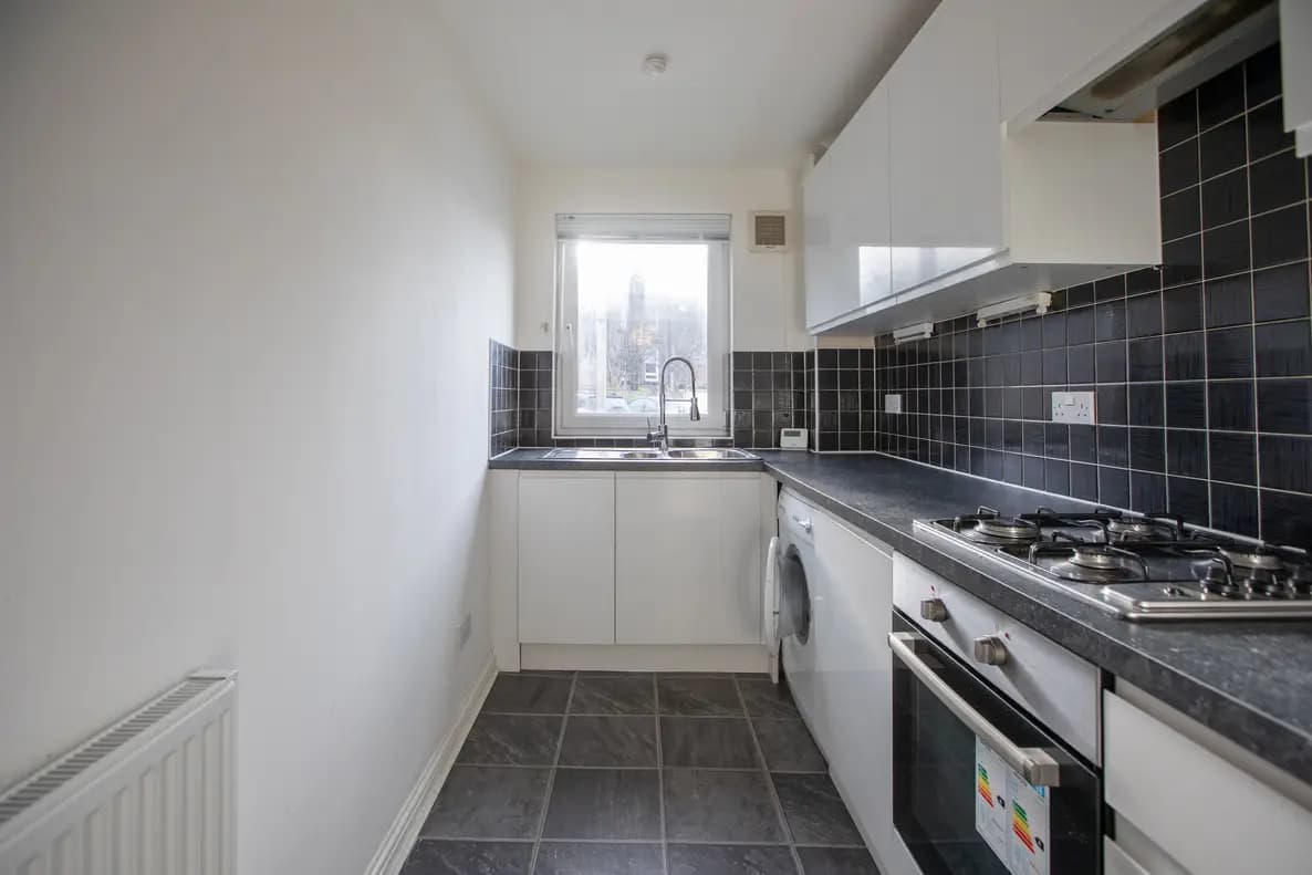 property photo 5 of 18