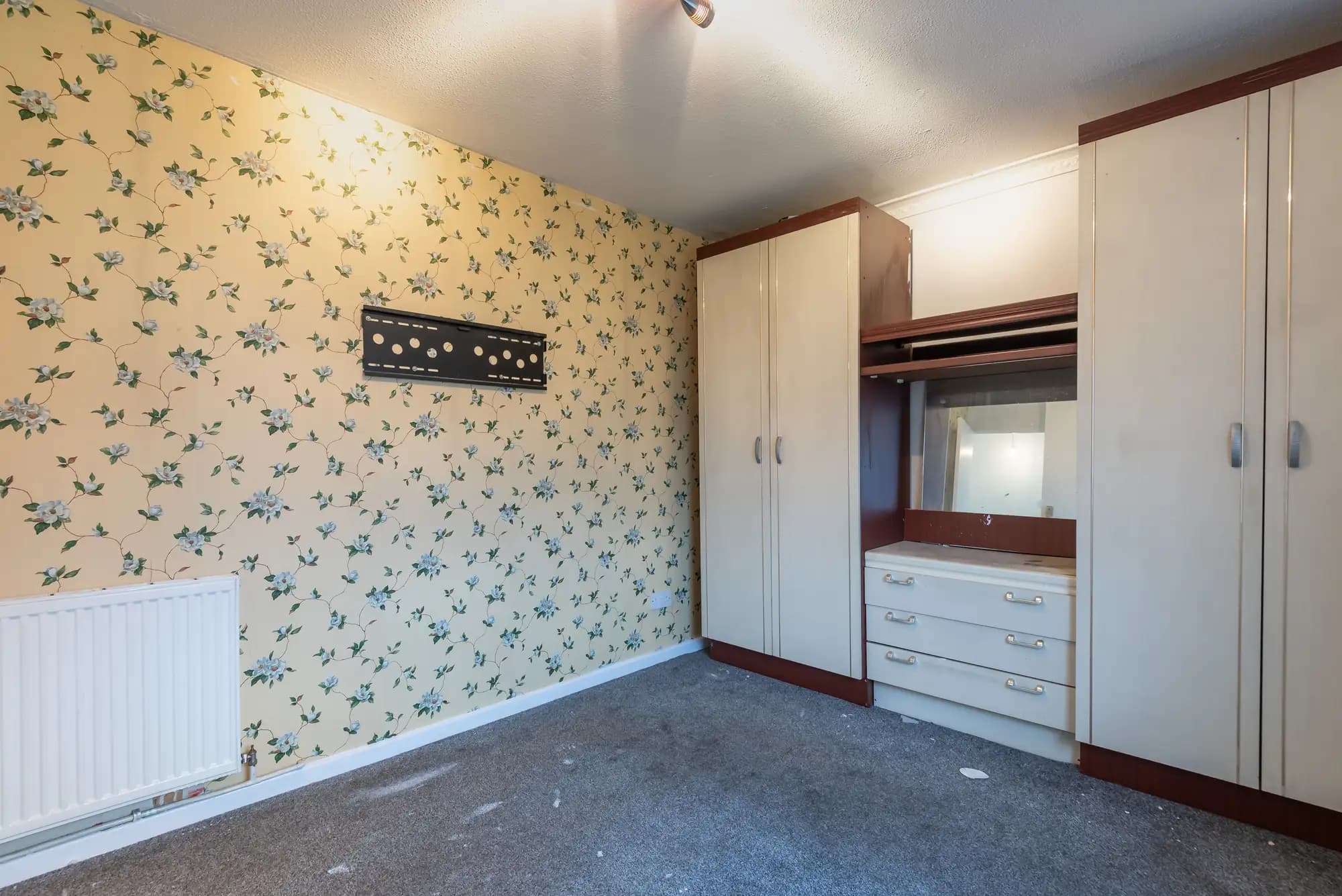 property photo 14 of 28