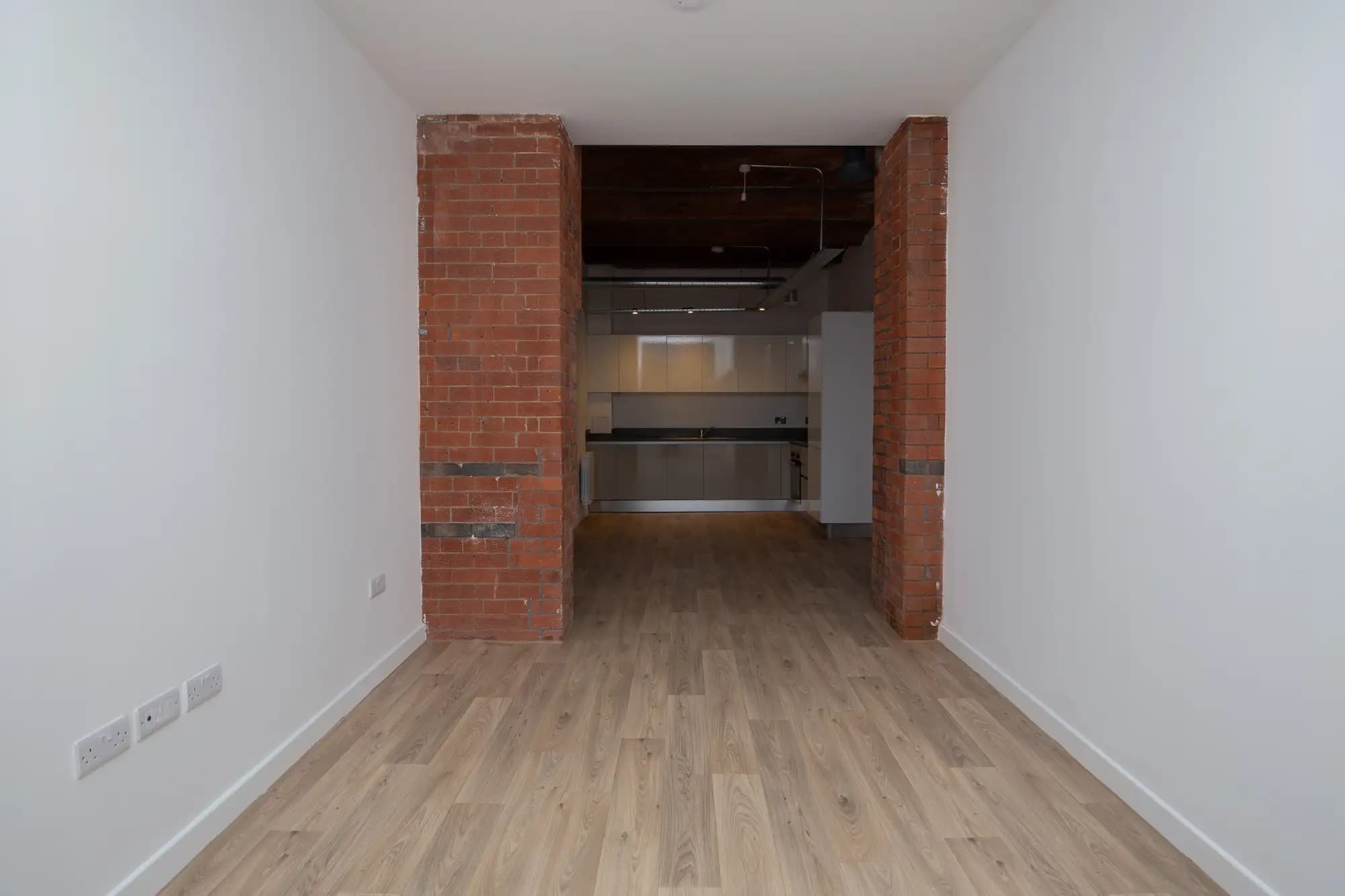 property photo 5 of 22