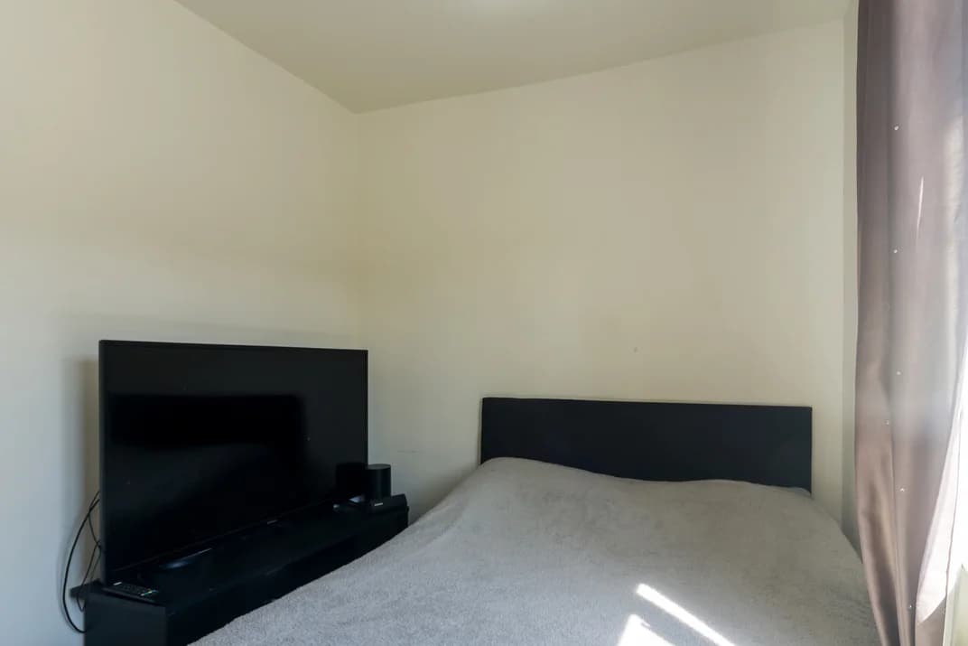 property photo 12 of 18