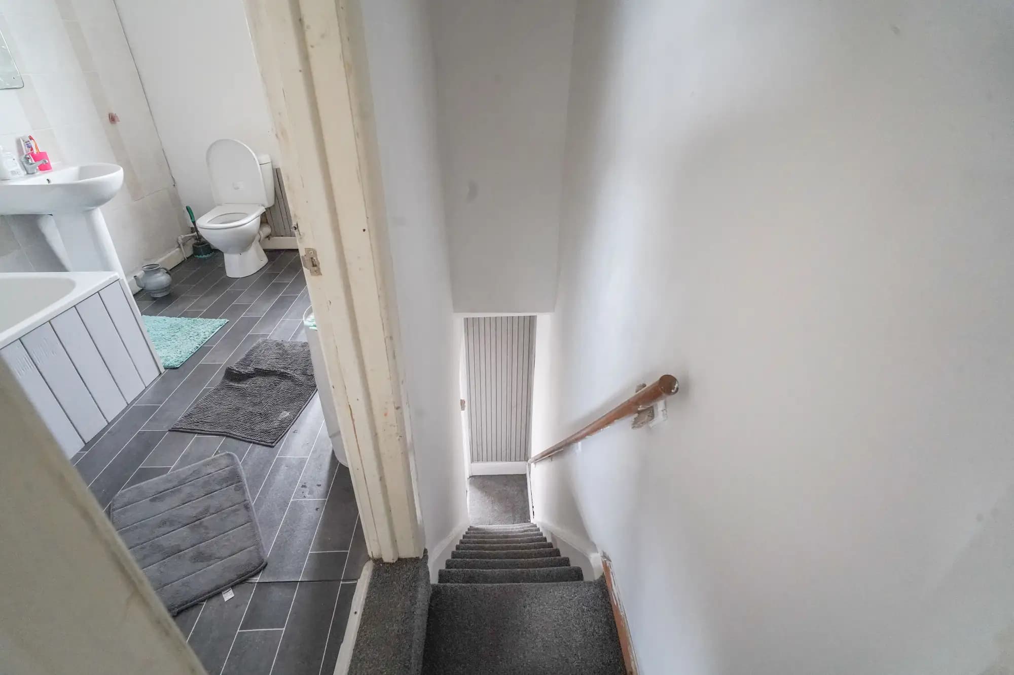 property photo 13 of 17
