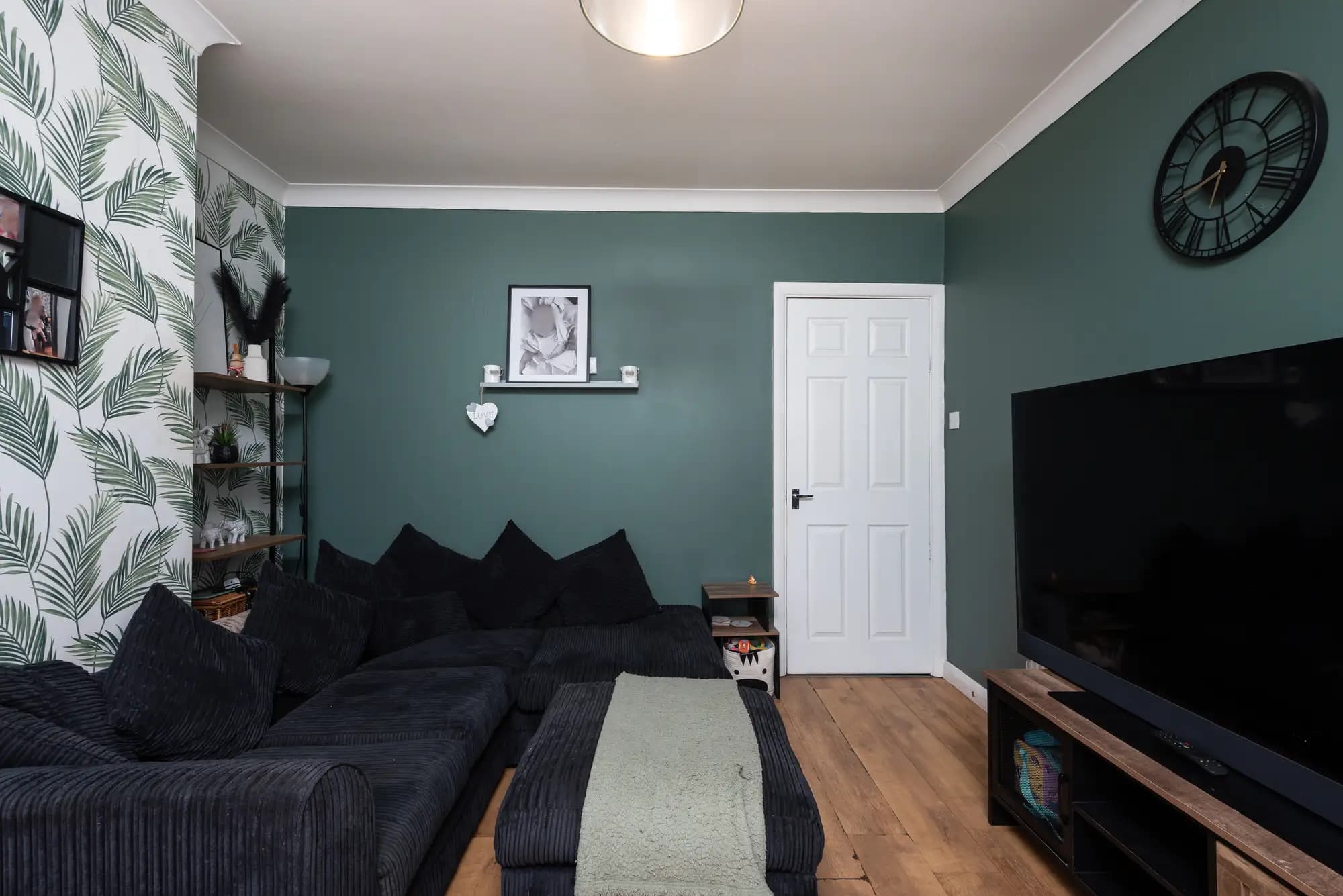 property photo 4 of 27