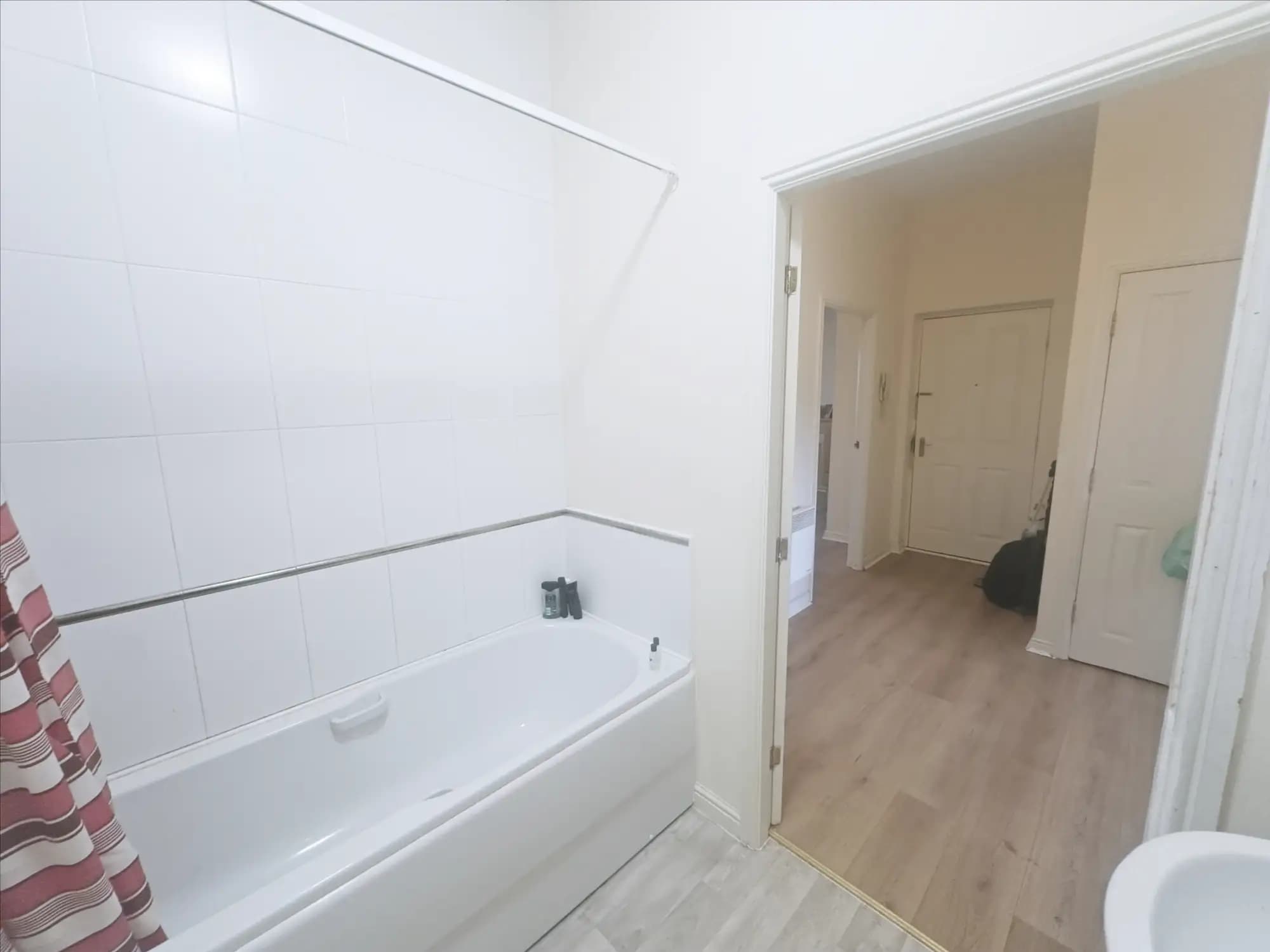 property photo 9 of 20