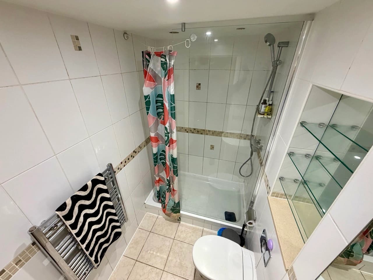 property photo 9 of 18