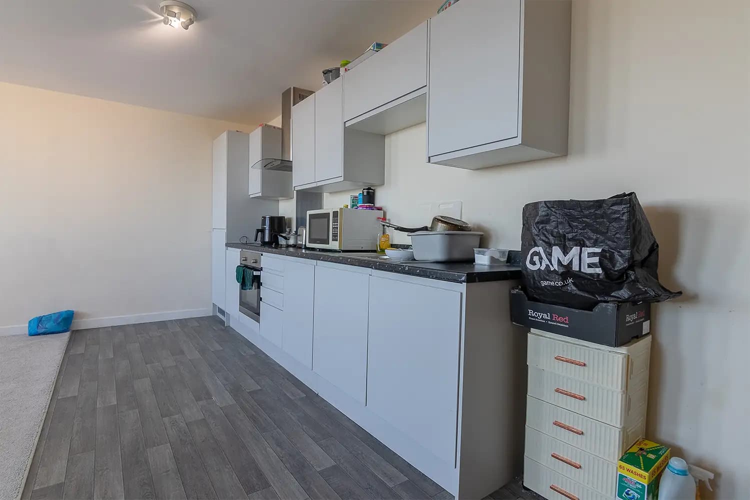 property photo 8 of 28