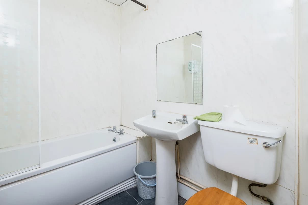 property photo 27 of 80