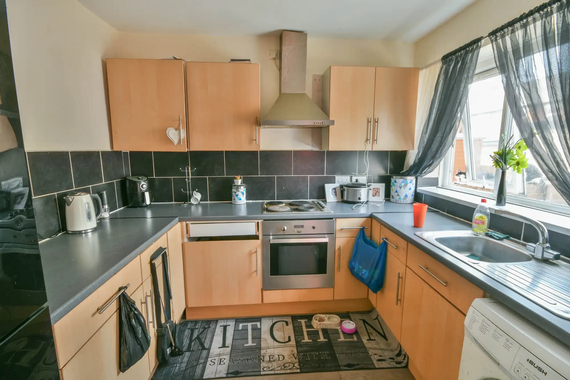 property photo 4 of 14