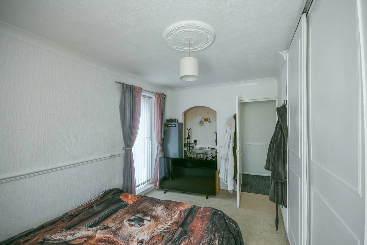 property photo 12 of 19