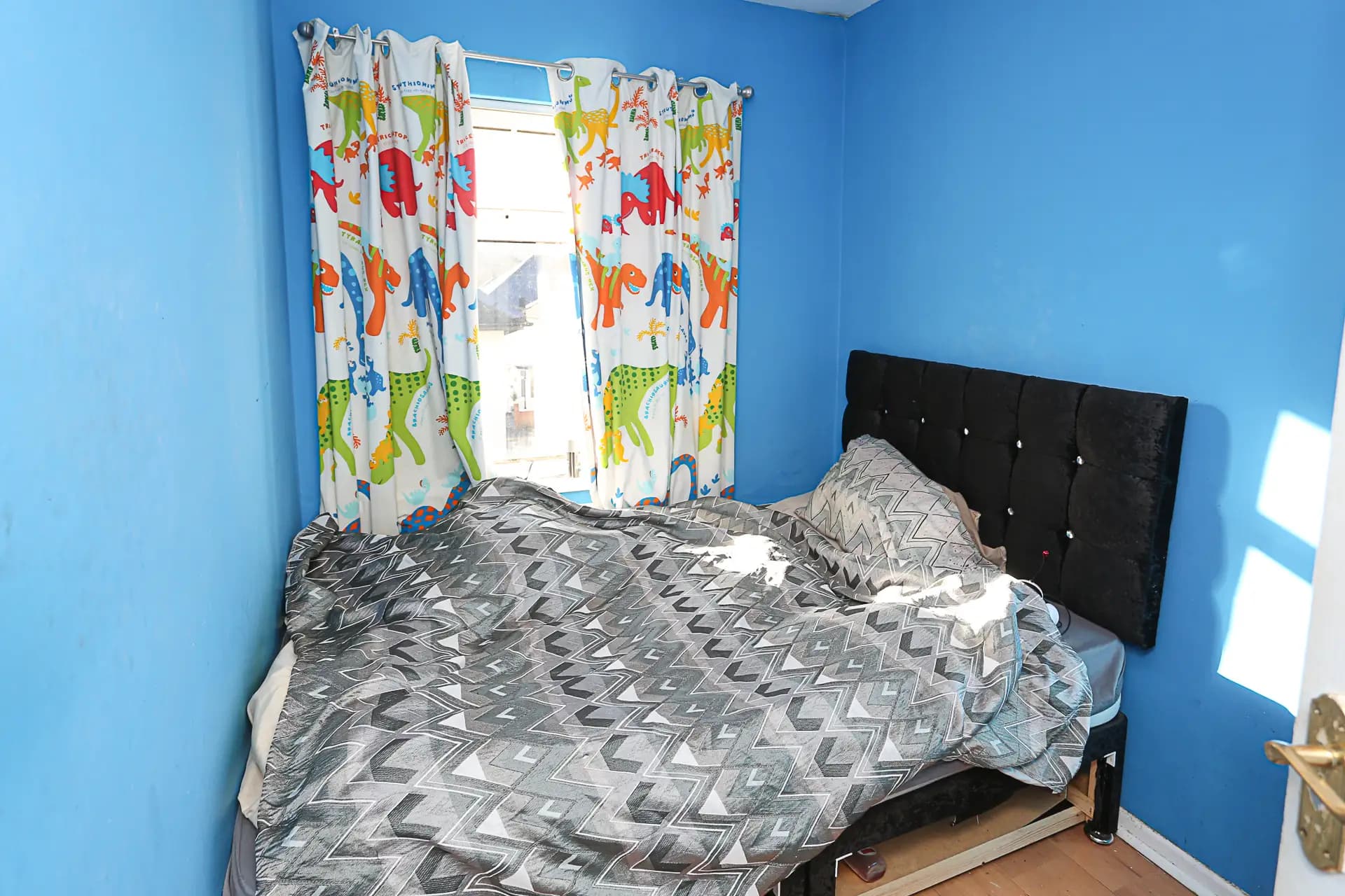 property photo 17 of 25