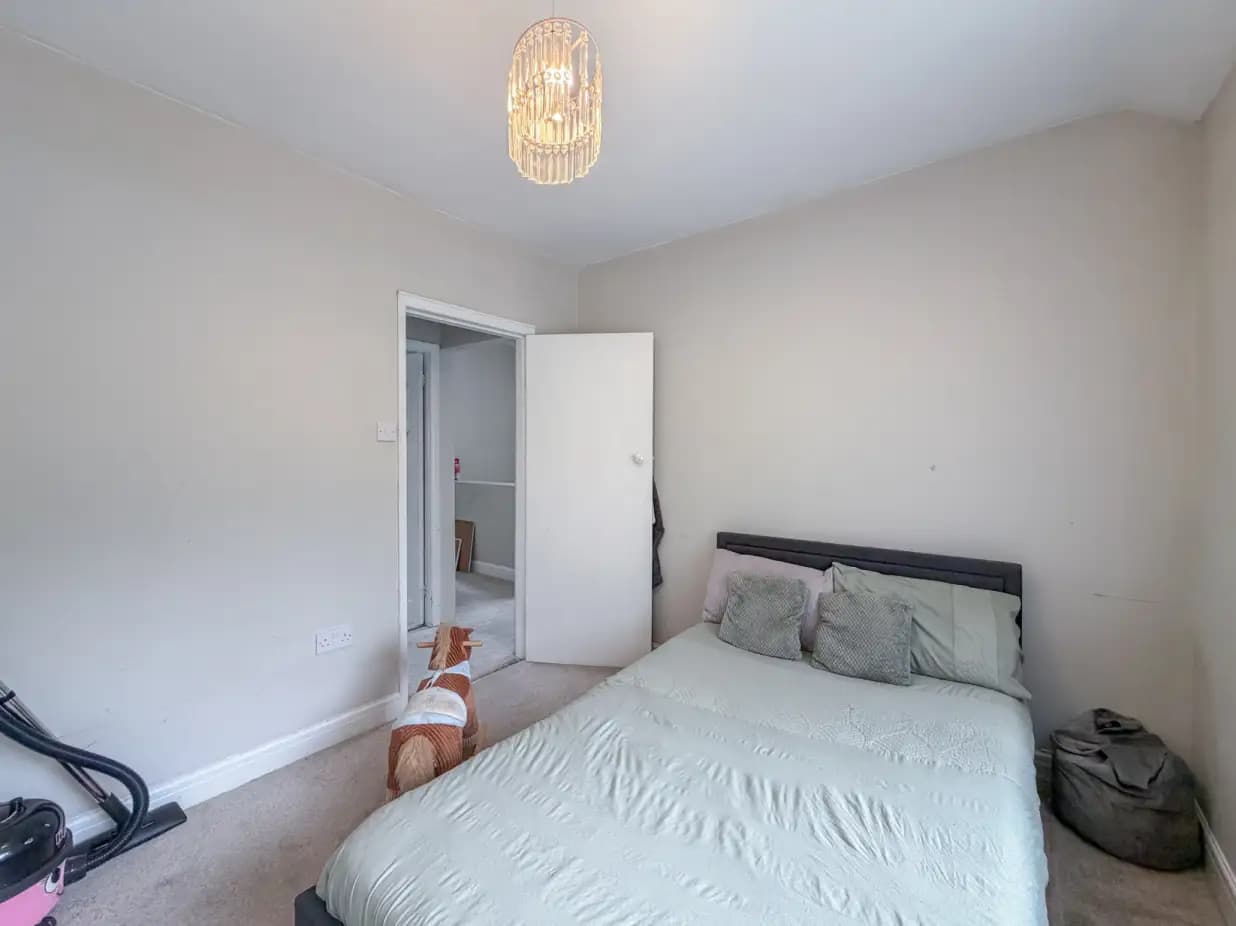 property photo 17 of 33