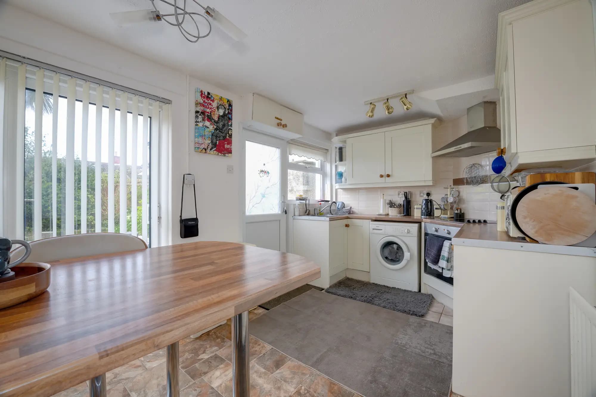 property photo 5 of 13