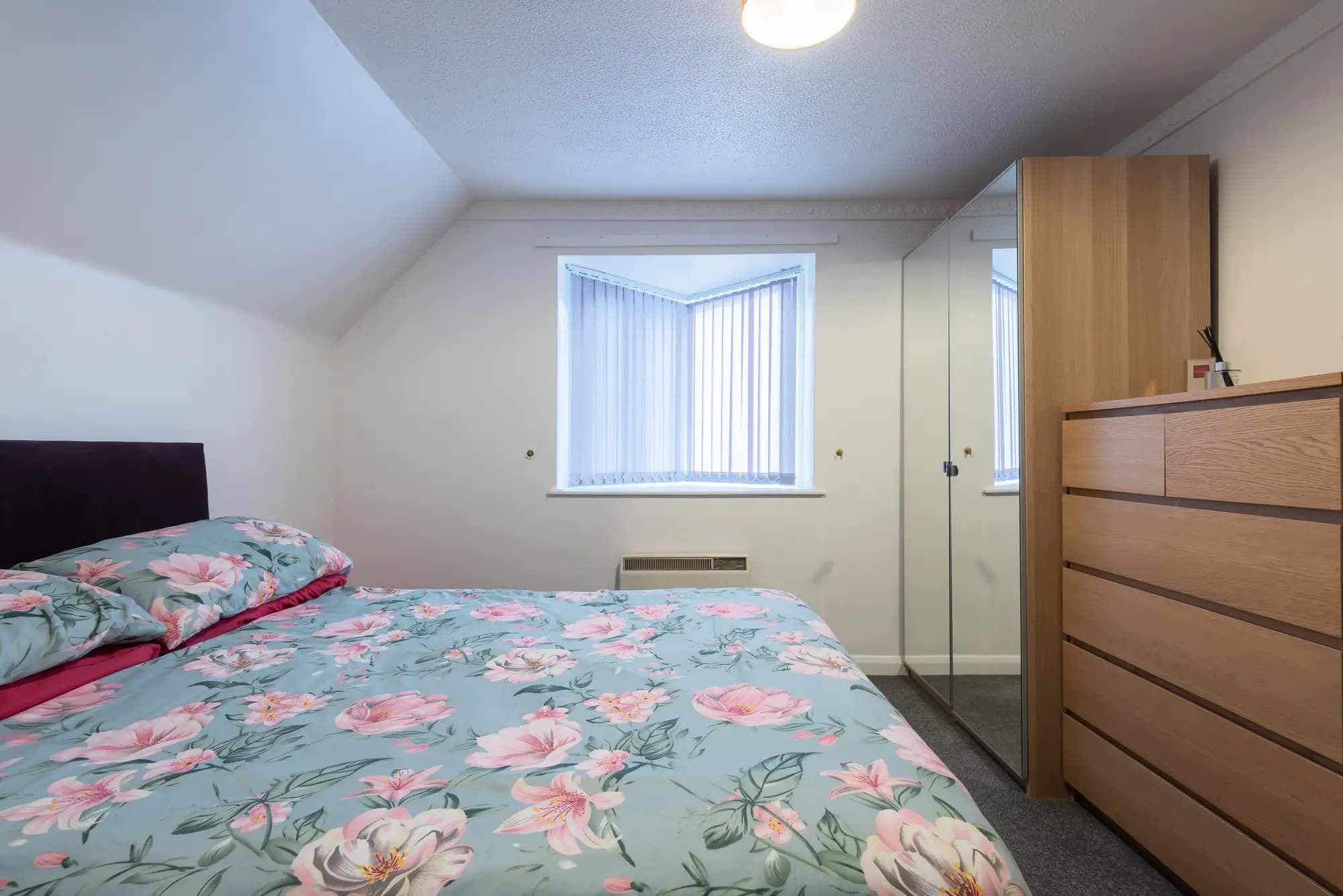 property photo 11 of 18