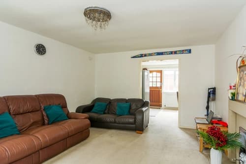 property photo 5 of 29