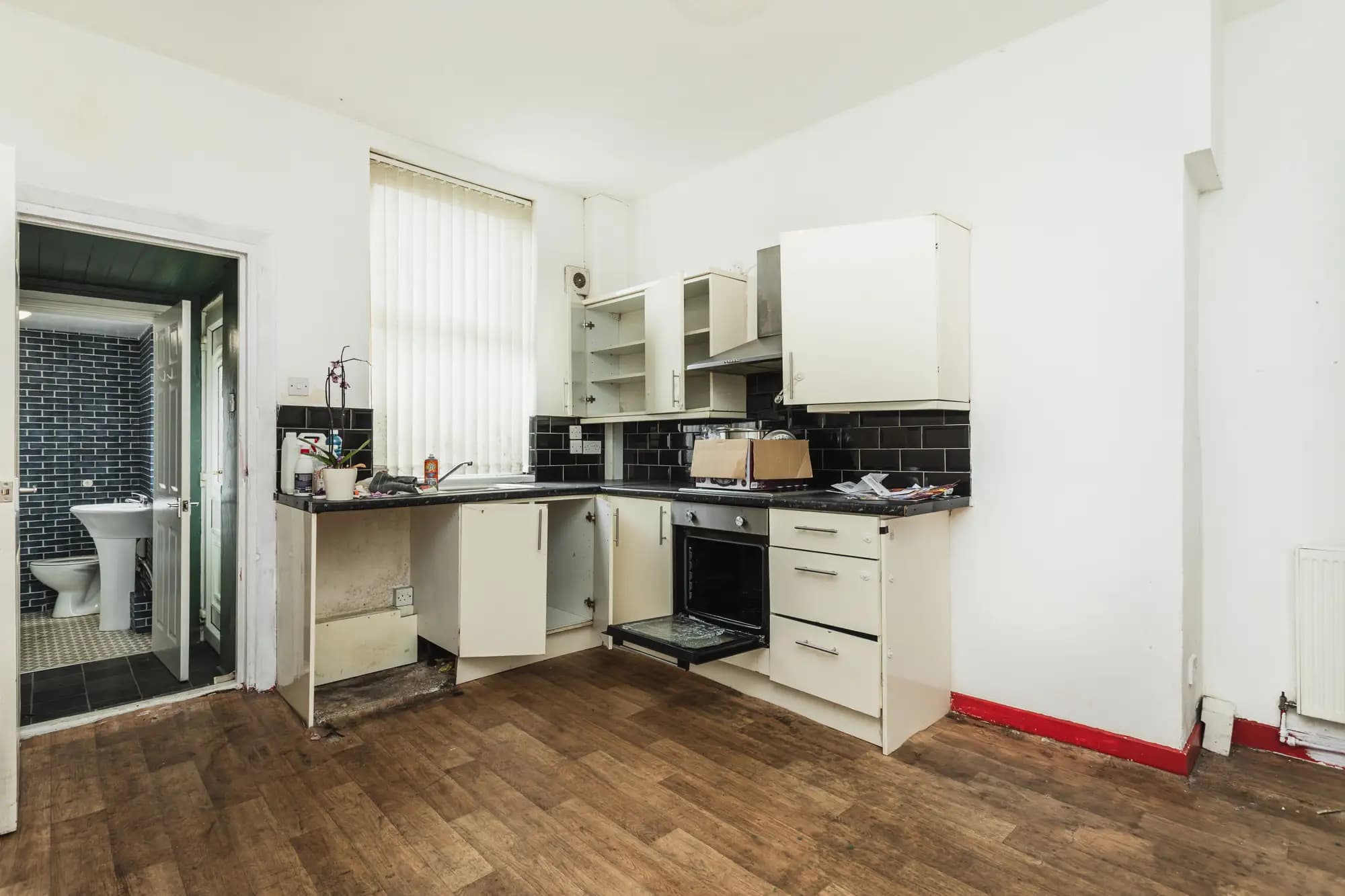 property photo 6 of 27
