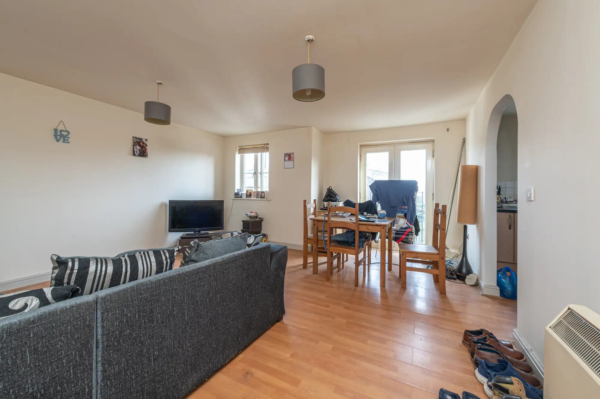 property photo 4 of 18