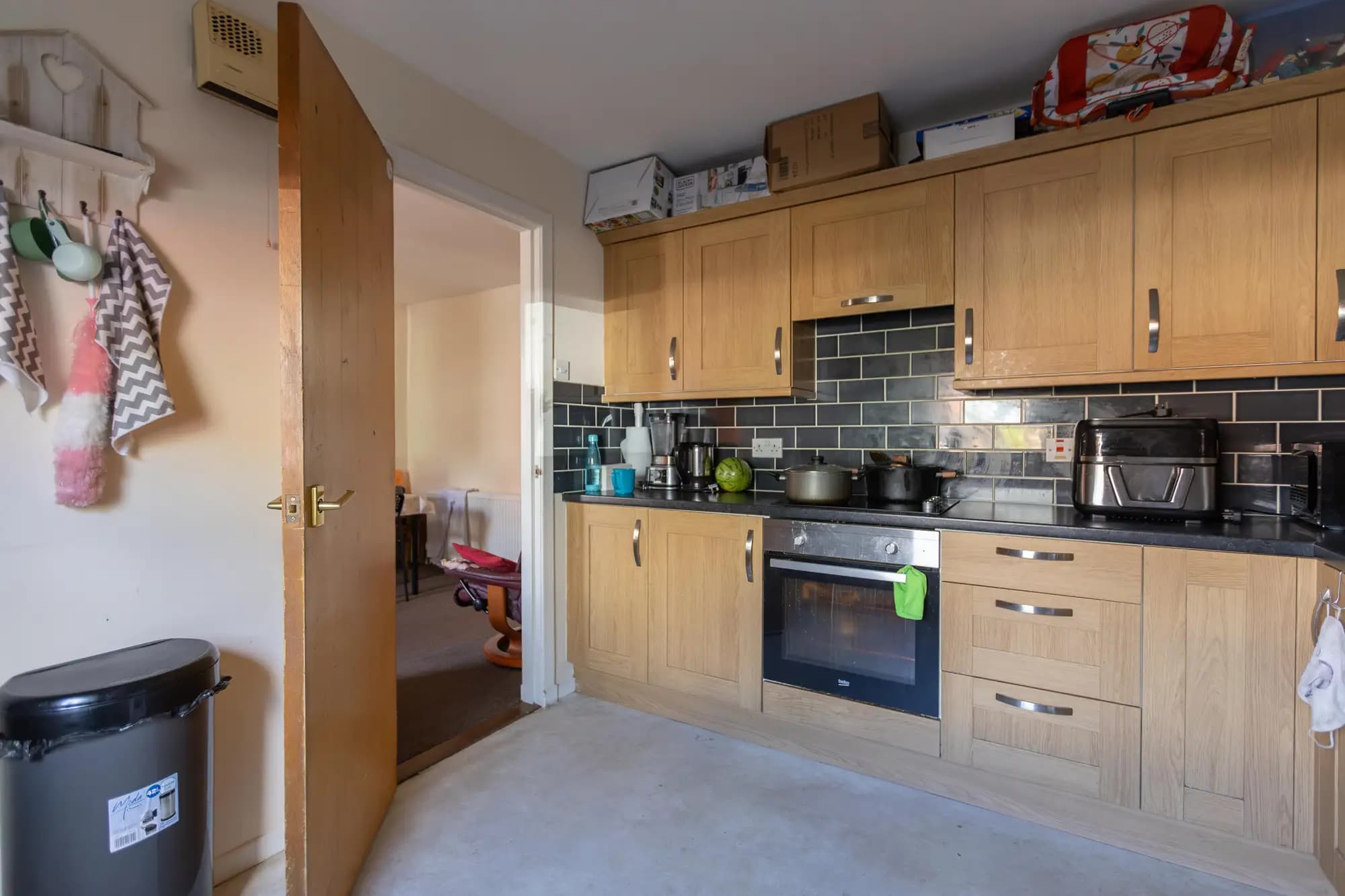 property photo 6 of 17