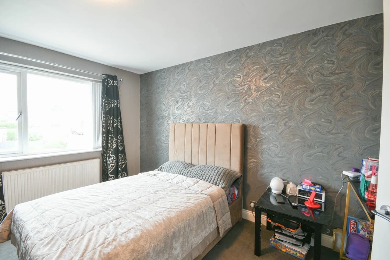 property photo 11 of 20