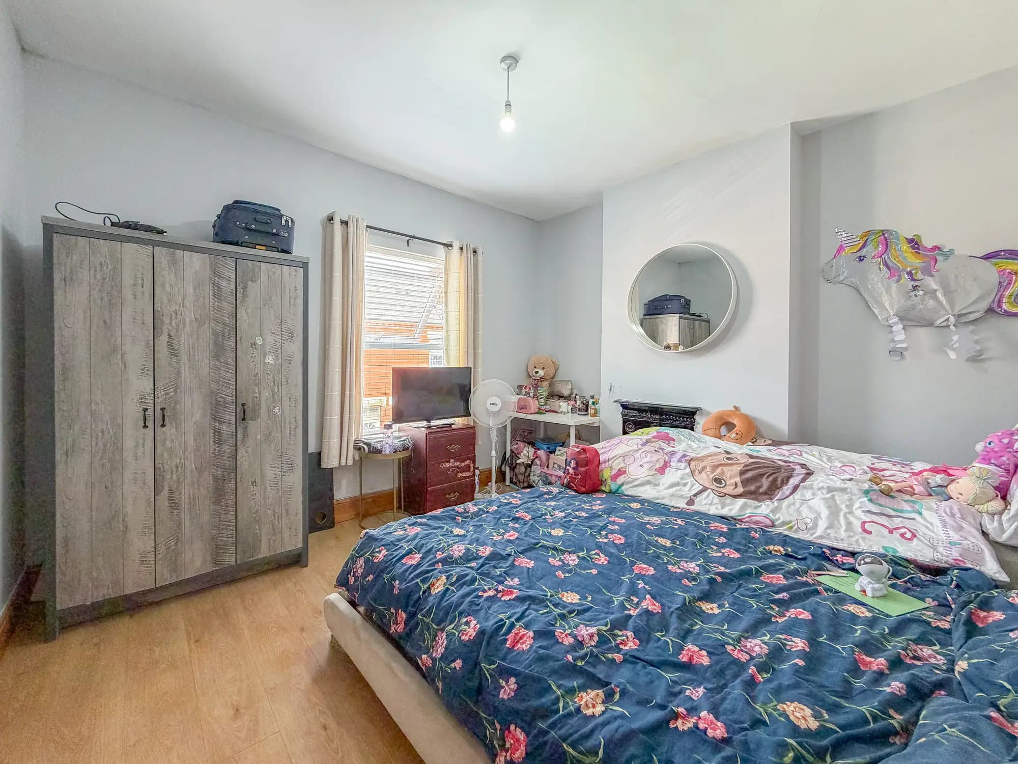 property photo 6 of 9