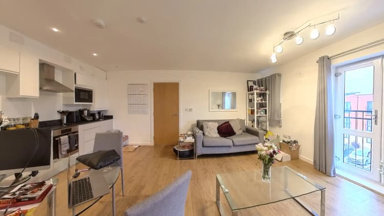 property photo 6 of 20