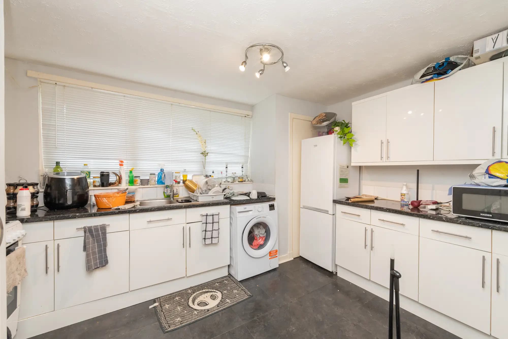 property photo 5 of 16