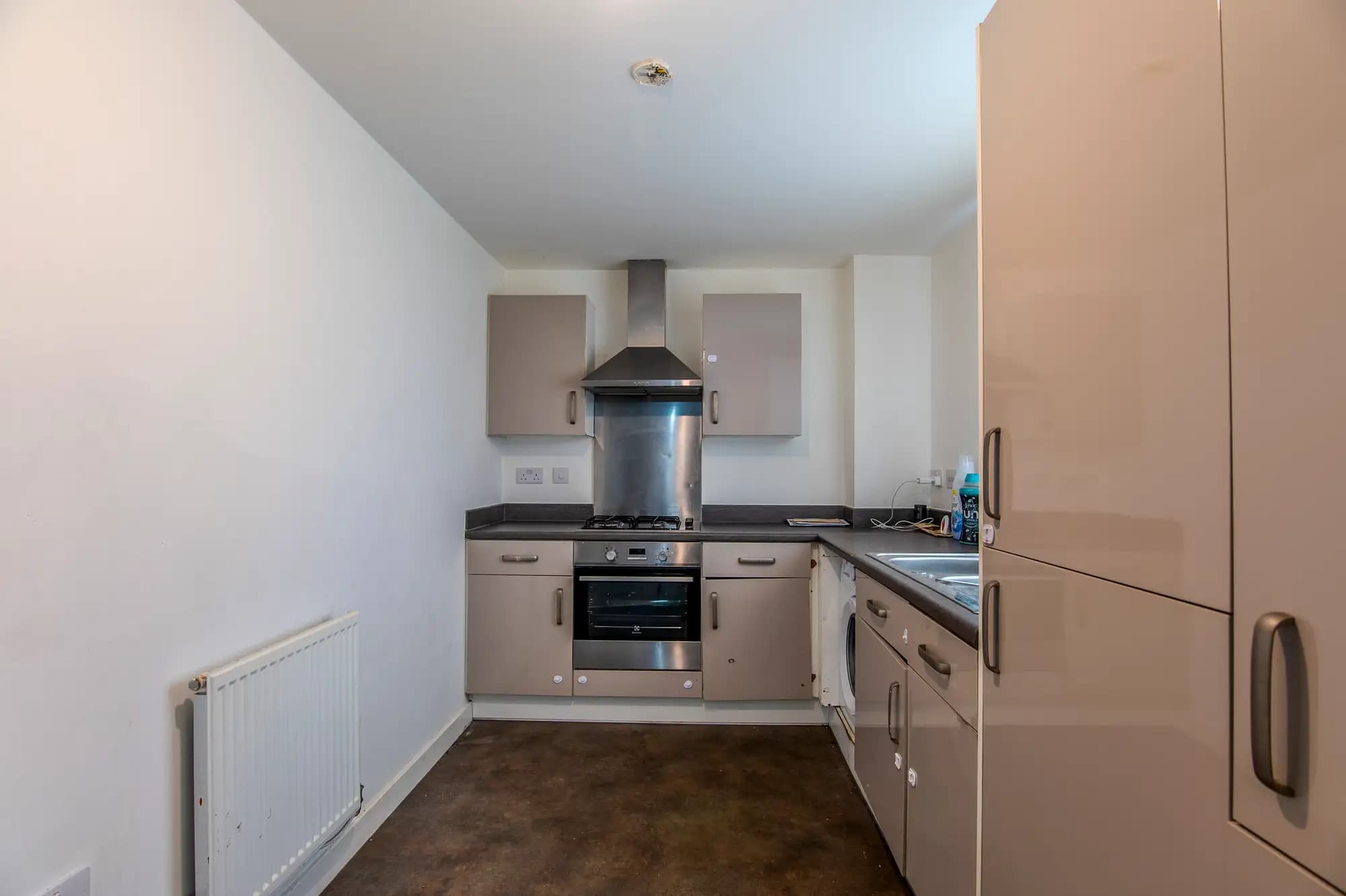 property photo 4 of 12