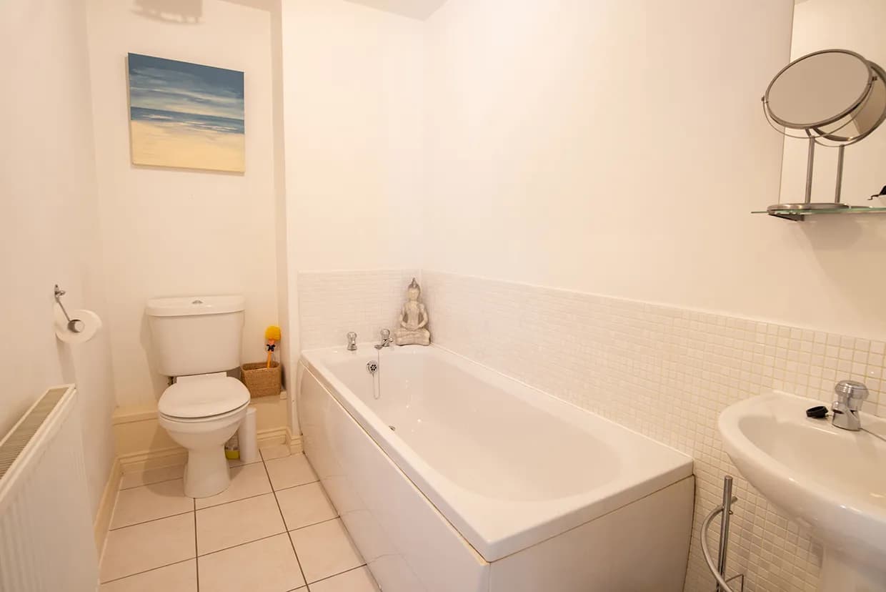 property photo 7 of 20