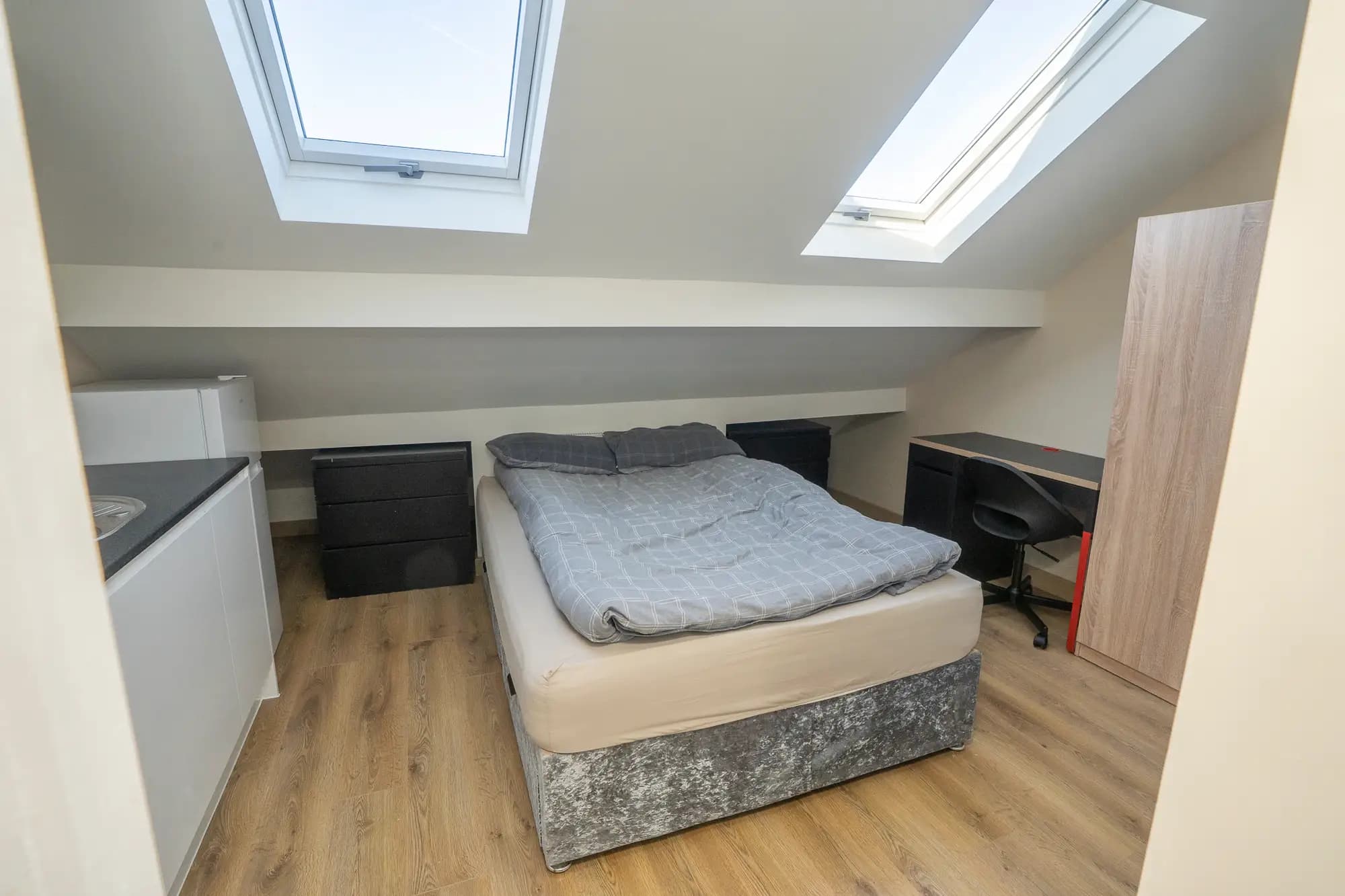 property photo 8 of 45
