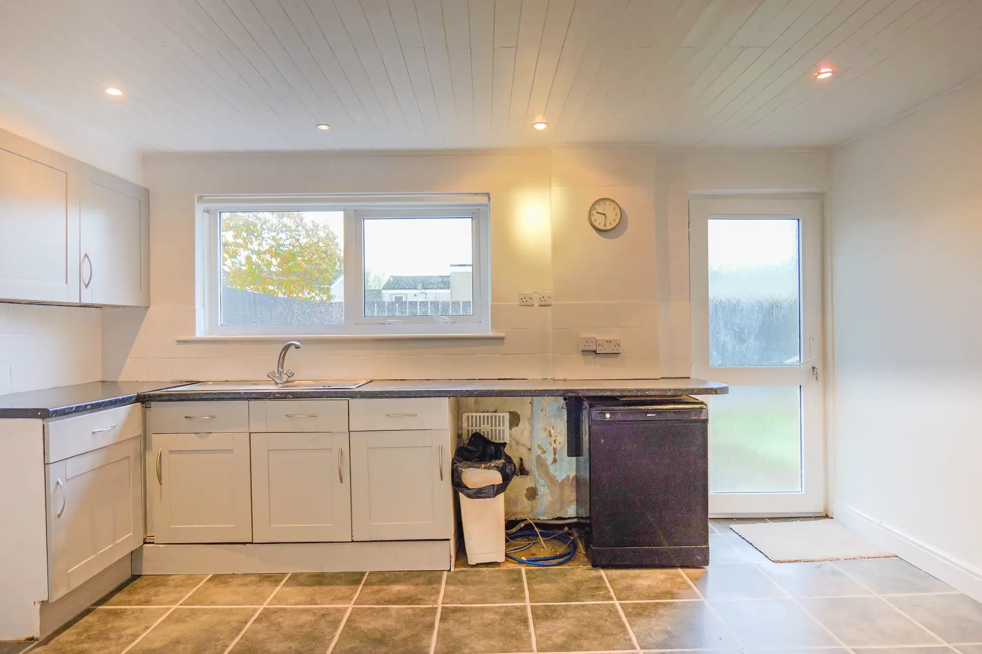 property photo 4 of 24