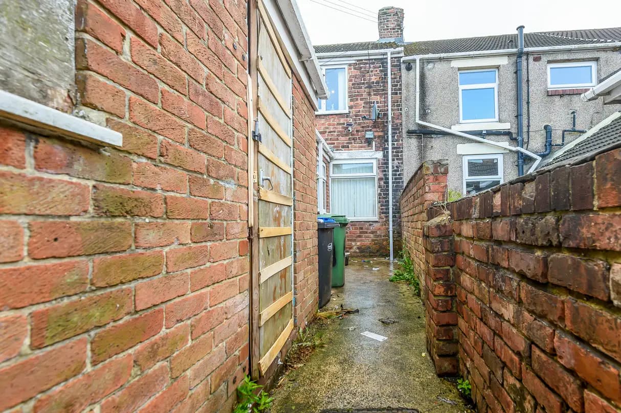 property photo 17 of 20